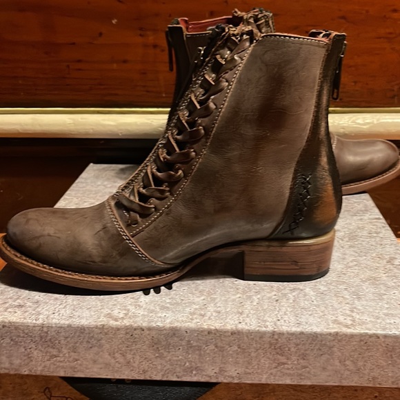 NIB *retired* Freebird WALES 7 Stone Multi - Picture 2 of 9